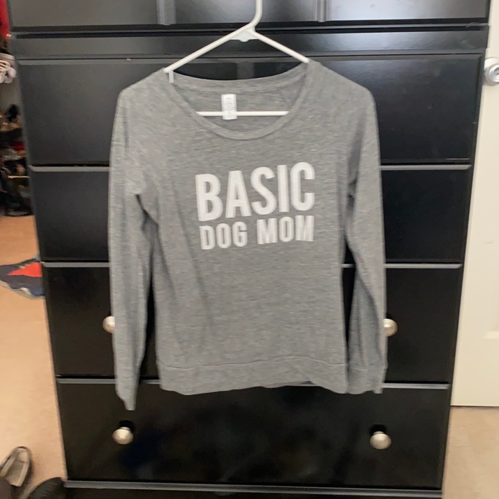 Basic dog mom shirt